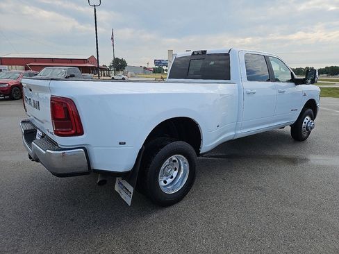 Used 2025 RAM 3500 Laramie AWD/4WD image 8