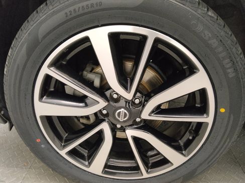 Used 2019 Nissan Rogue SL image 31