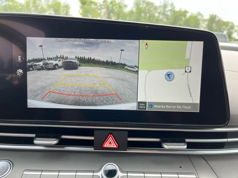 Used 2025 Hyundai Elantra SEL FWD image 16