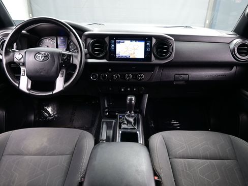 Used 2019 Toyota Tacoma TRD Off-Road image 16