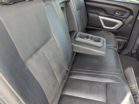 Used 2020 Nissan Titan SL w/ Moonroof Package image 11