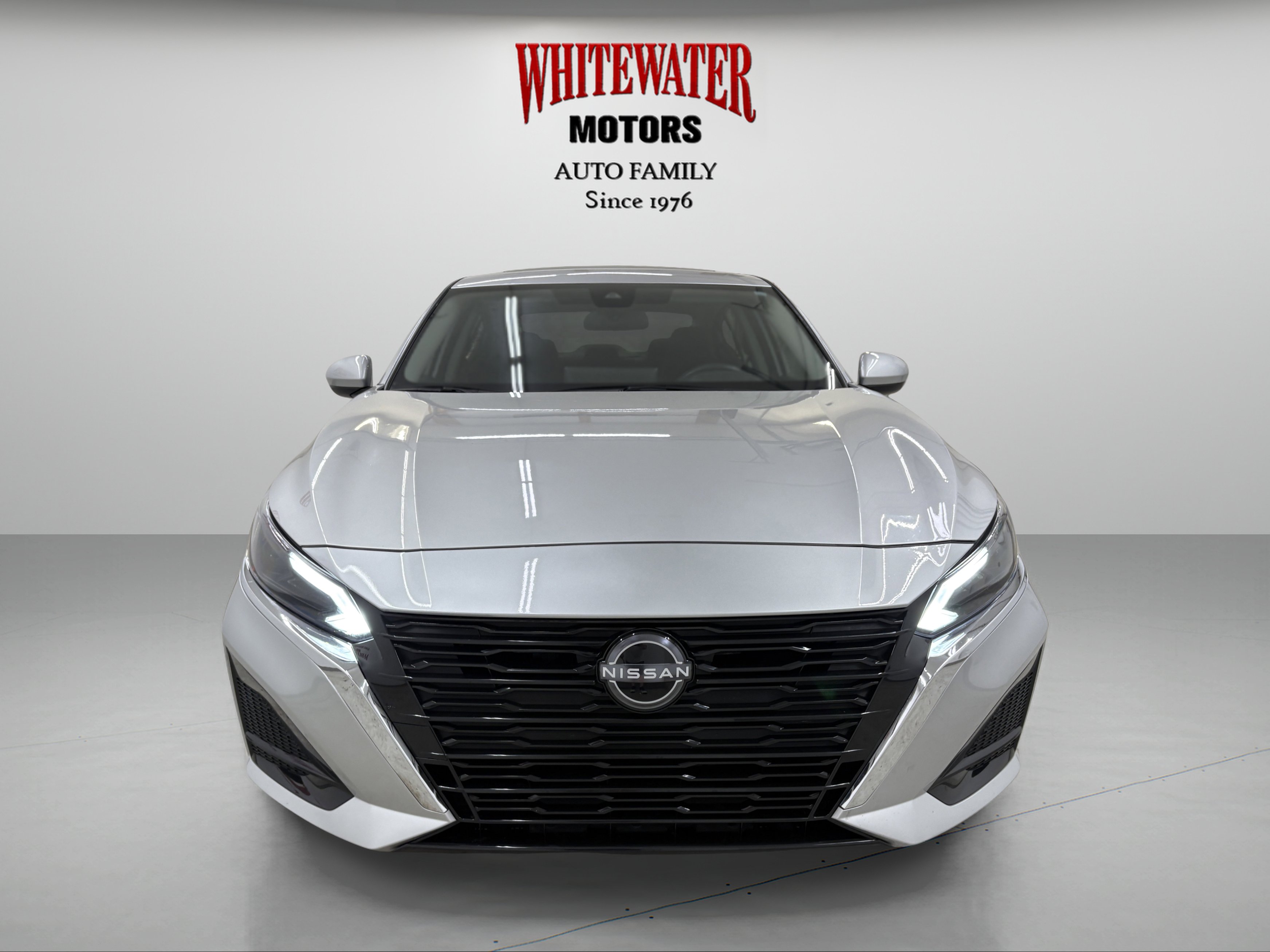 Used 2023 Nissan Altima 2.5 SV w/ SV Premium Package FWD image 6
