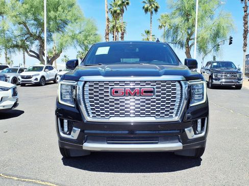 Used 2023 GMC Yukon XL Denali image 2