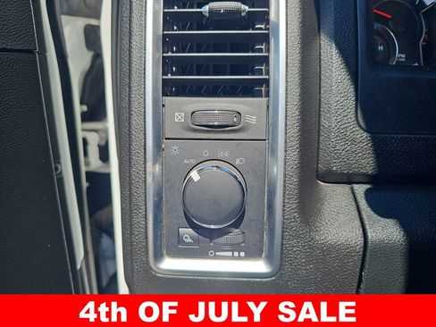 Used 2022 RAM 1500 Classic SLT w/ Electronics Group AWD/4WD image 19