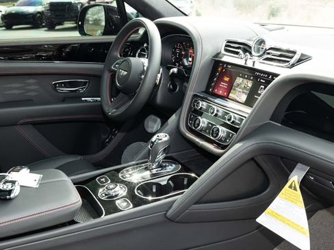 Certified 2025 Bentley Bentayga AWD/4WD image 79