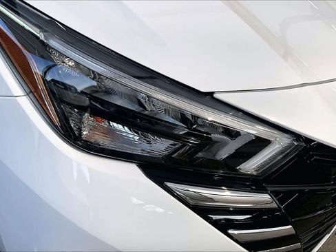 New 2025 Nissan Versa S image 18