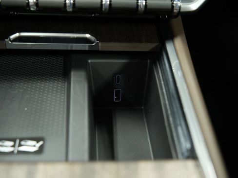 New 2026 GMC Acadia Denali Ultimate w/ LPO, Floor Liner Package image 44