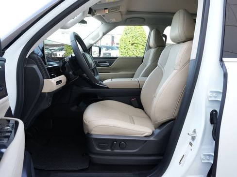 New 2026 INFINITI QX80 Pure image 16