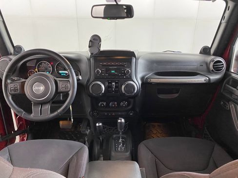 Used 2013 Jeep Wrangler Unlimited Sport image 15