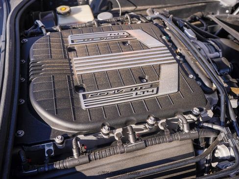 Used 2015 Chevrolet Corvette Z06 w/ 3LZ Preferred Equipment Group image 24