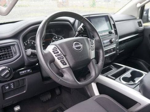 Certified 2024 Nissan Titan SV w/ SV Convenience Package AWD/4WD image 11