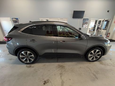 Used 2024 Ford Escape Platinum image 6