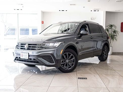 Used 2022 Volkswagen Tiguan SE AWD/4WD image 1