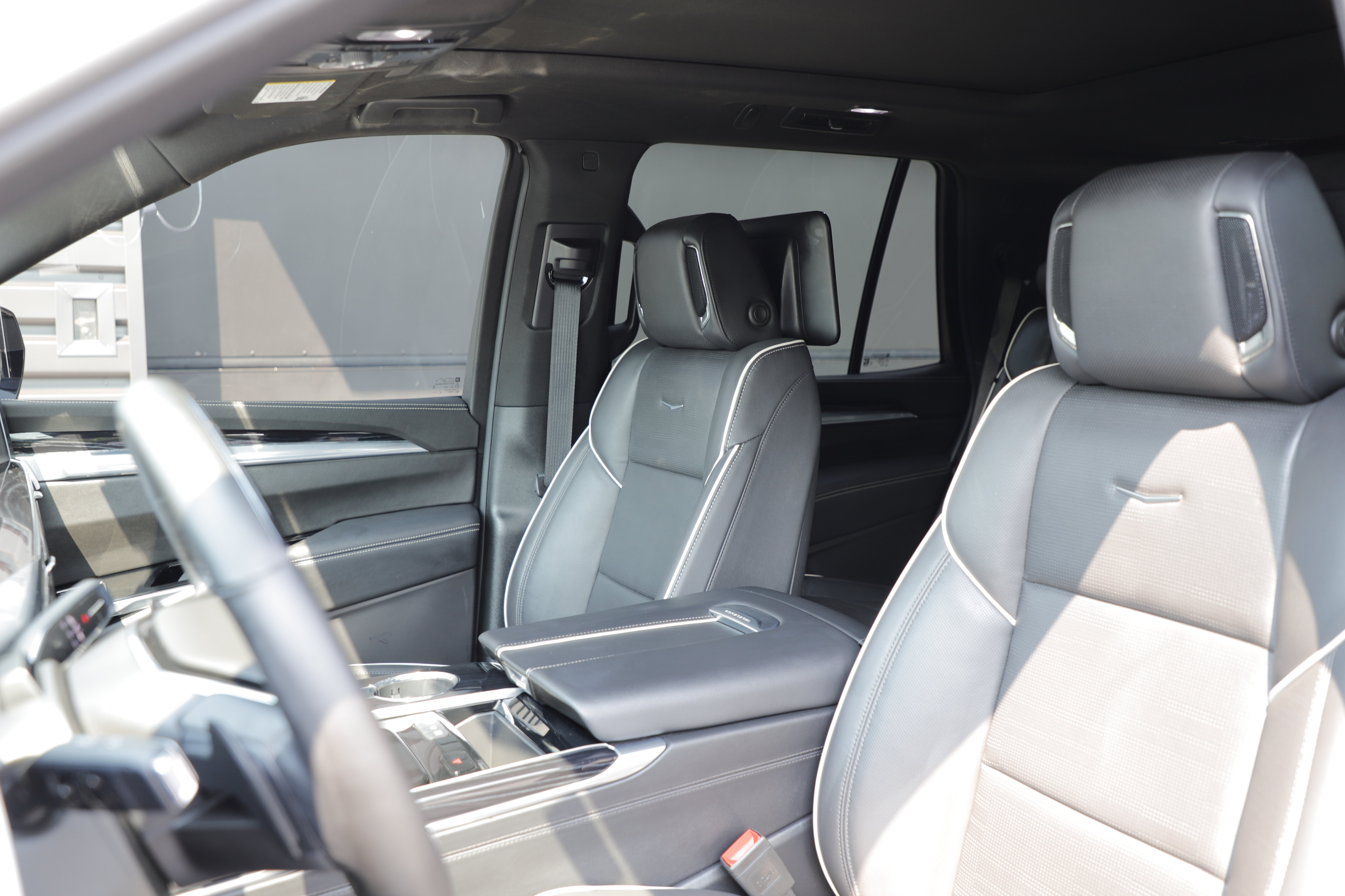 Used 2025 Cadillac Escalade Sport w/ Touring Package AWD/4WD image 16