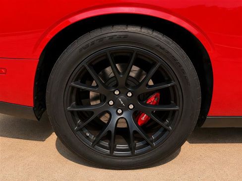 Used 2015 Dodge Challenger SRT Hellcat RWD image 20