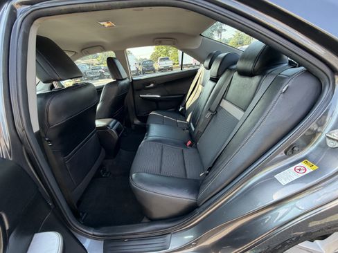 Used 2014 Toyota Camry SE FWD image 13