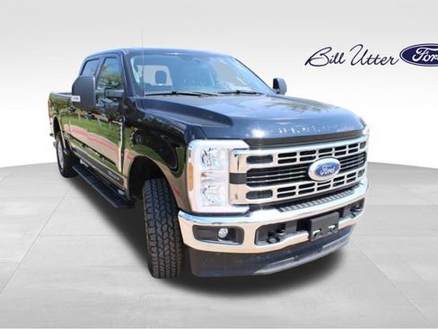 Certified 2024 Ford F250 XLT w/ FX4 Off-Road Package image 3
