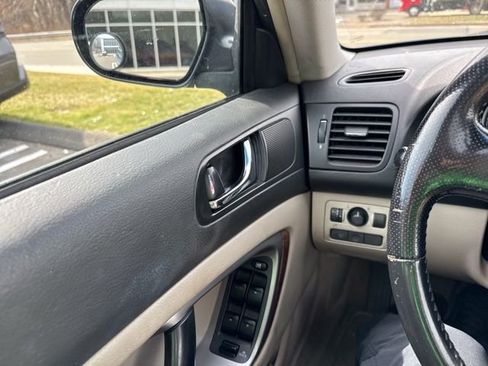 Used 2007 Subaru Outback 2.5i Limited image 4