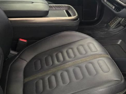 Used 2022 Rivian R1T Adventure AWD/4WD image 10