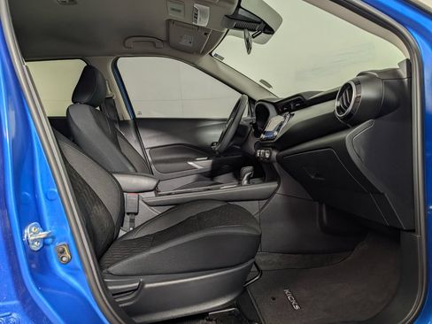 Used 2024 Nissan Kicks SV FWD image 11
