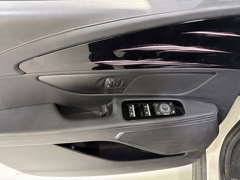 Used 2025 Lincoln Nautilus Premier w/ Jet Appearance Package image 14