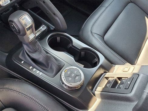 New 2025 Ford Bronco Badlands image 17