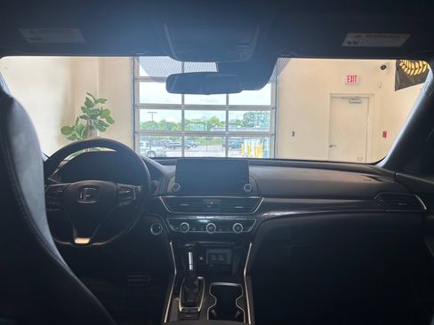 Used 2022 Honda Accord Sport image 7