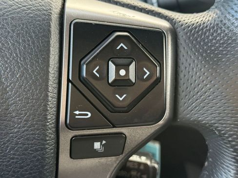 Used 2018 Toyota Tacoma SR5 image 25