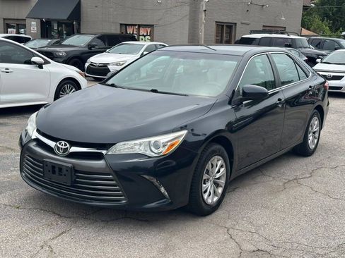 Used 2015 Toyota Camry LE FWD image 3