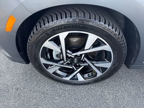 Used 2022 Hyundai Kona Limited image 42