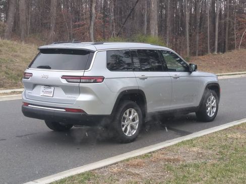 Used 2023 Jeep Grand Cherokee L Limited w/ Luxury Tech Group II AWD/4WD image 17