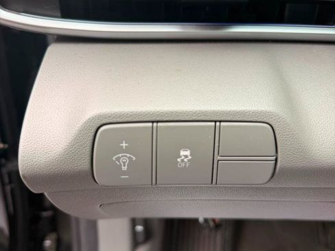 Used 2024 Hyundai Elantra SEL FWD image 23