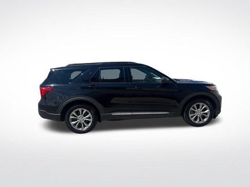 Used 2020 Ford Explorer XLT w/ Equipment Group 202A AWD/4WD image 6