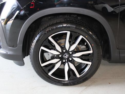 Used 2021 Honda Pilot Touring image 4