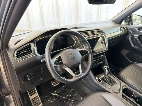 Used 2023 Volkswagen Tiguan SE R-Line image 4
