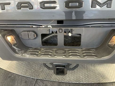 Used 2023 Toyota Tacoma TRD Off-Road w/ Black Out Package (TMS) image 26