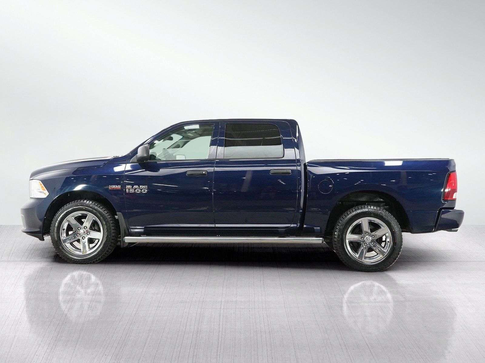 Used 2018 RAM 1500 Express w/ Express Value Package AWD/4WD image 2
