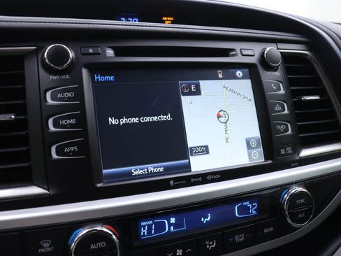 Used 2018 Toyota Highlander XLE image 7