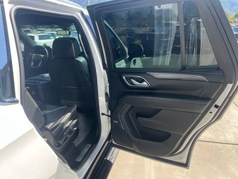 Used 2022 GMC Yukon SLT w/ SLT Premium Package AWD/4WD image 29