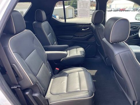 Used 2022 Chevrolet Traverse Premier AWD/4WD image 40