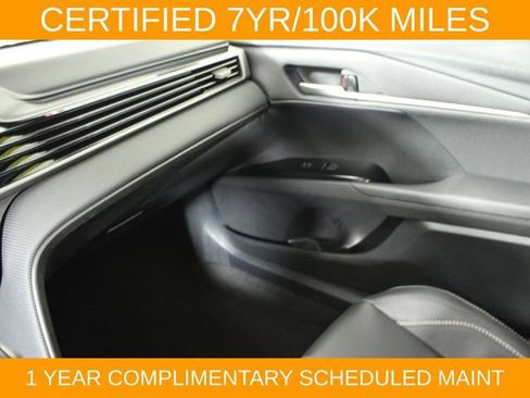 Used 2025 Toyota Camry SE FWD image 14