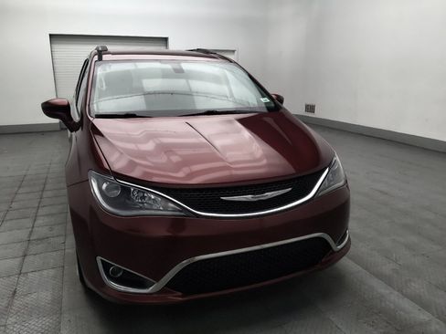 Used 2017 Chrysler Pacifica Touring-L FWD image 14