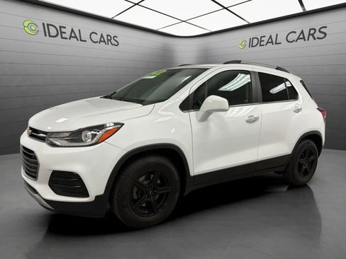 Used 2019 Chevrolet Trax LT w/ LT Convenience Package FWD image 1
