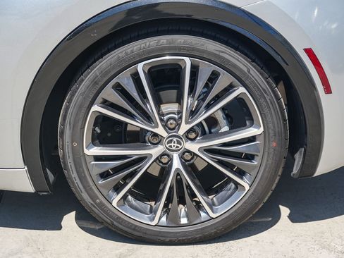 Certified 2023 Toyota Prius XLE FWD image 10