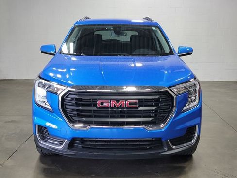 Certified 2024 GMC Terrain SLE w/ Driver Convenience Package AWD/4WD image 3