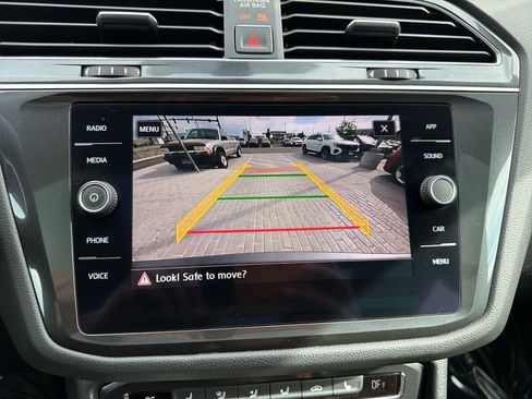 Used 2018 Volkswagen Tiguan SE w/ Panoramic Sunroof Package AWD/4WD image 20