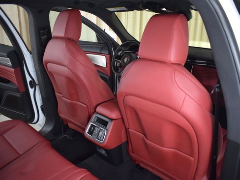 Certified 2023 Maserati Grecale Modena image 20