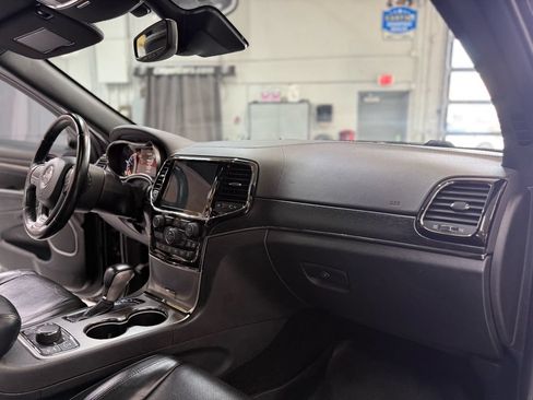 Used 2020 Jeep Grand Cherokee High Altitude AWD/4WD image 16