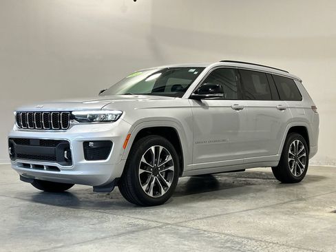 Used 2024 Jeep Grand Cherokee L Overland AWD/4WD image 2