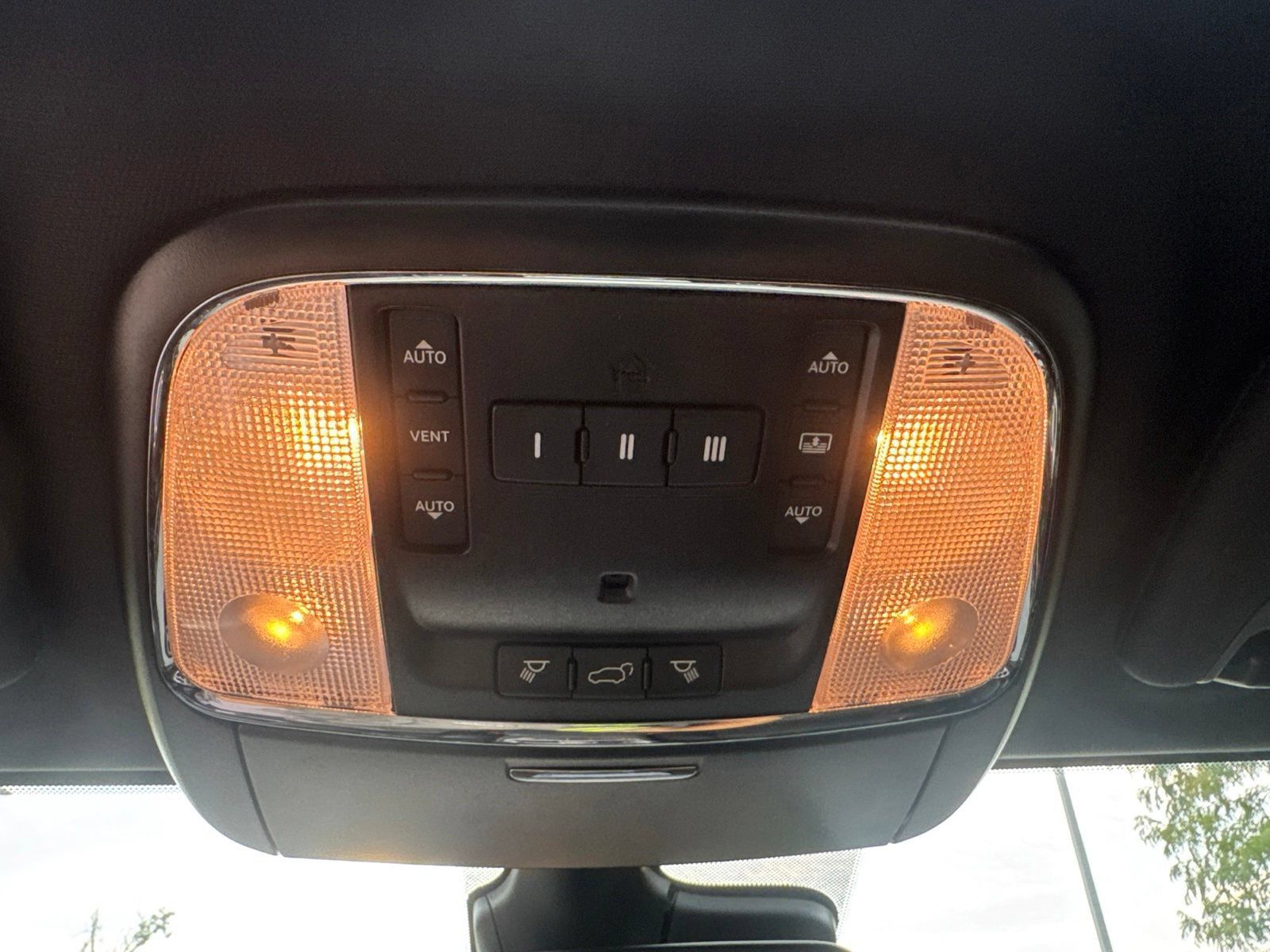 Used 2021 Jeep Grand Cherokee High Altitude AWD/4WD image 24